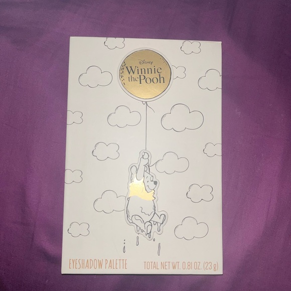 DISNEY WINNIE THE POOH - 12 COLOR EYESHADOW PALETTE w/ MIRROR - TASTE BEAUTY - Picture 1 of 6